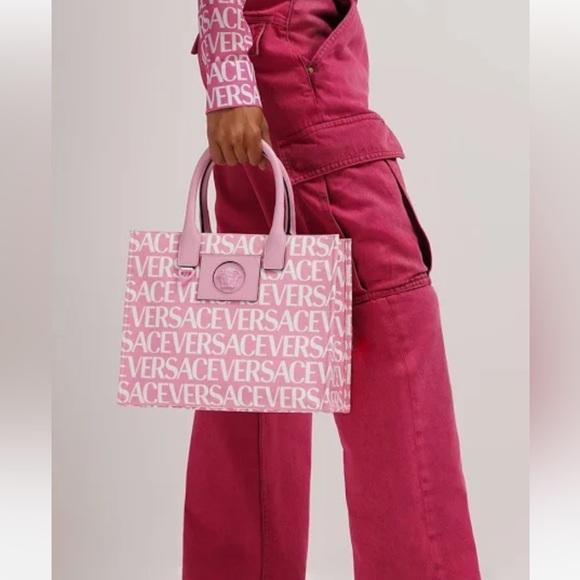 *NWT* VERSACE LA MEDUSA SMALL LOGO TOTE, SOLD OUT IN STORES! - Picture 5 of 17